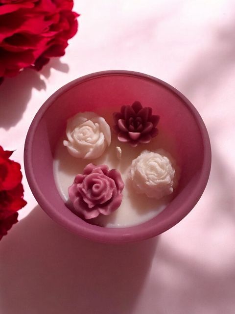 Lux Soy Candle embedded with cute flowers - Rose Scent