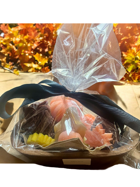 Fall Center Piece Wax Melts in a Floral Scent Ghost